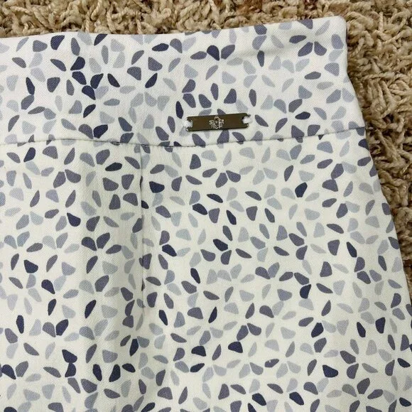 S.C. & CO. Women's Tummy Control Skort Pebble, Size Large (New) - Picture 12 of 16